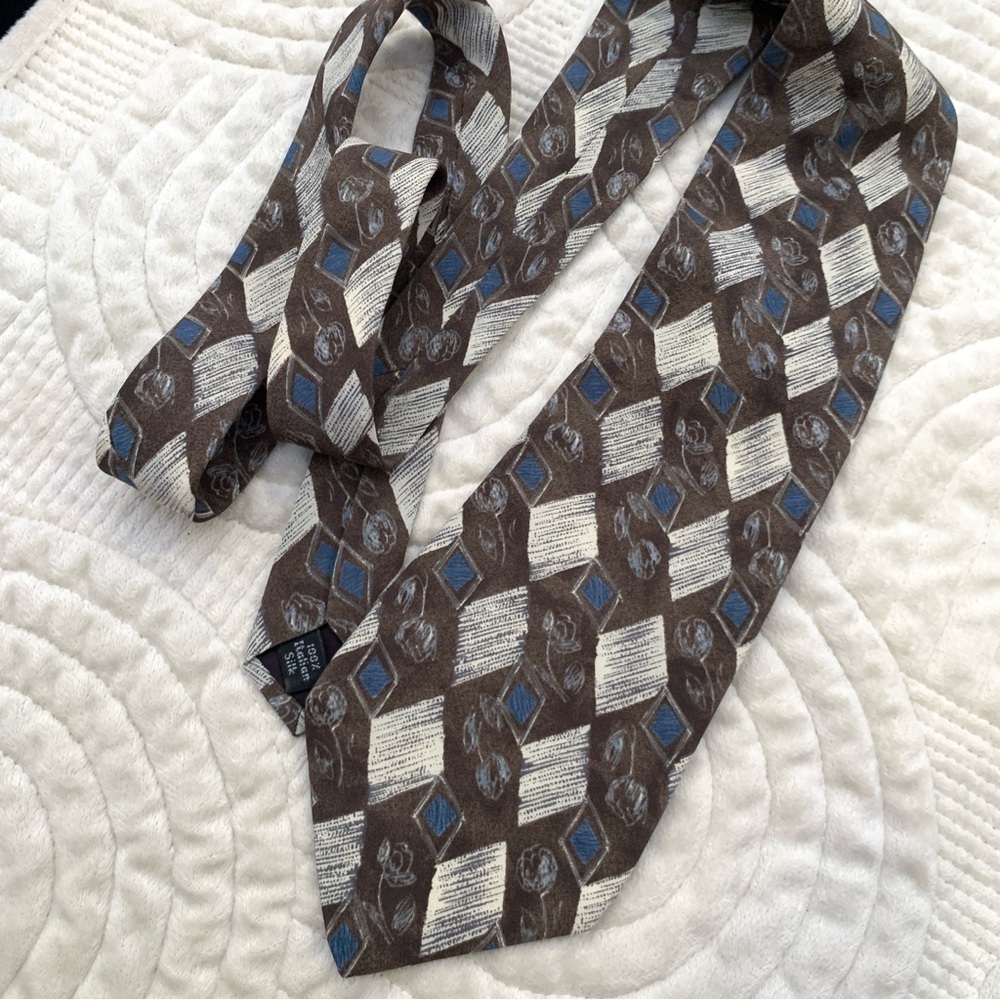 Geometric Patterned Brown Tie - image 3